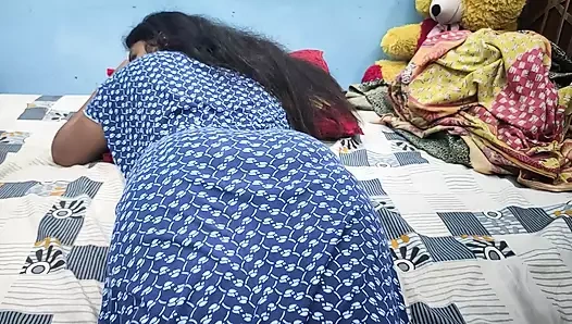 Göğüsleri öpen gecelik göt romantizmi