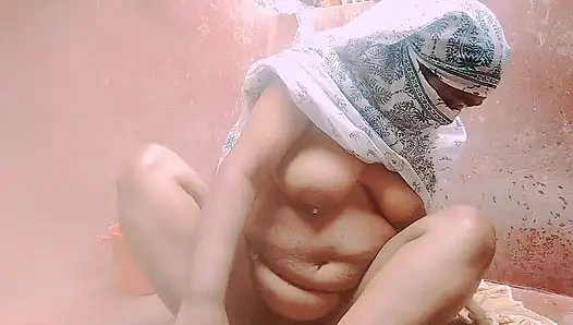 I think I'm having a lot of fun taking a bath, it will give you a lot of fun too, you'll have a lot of fun watching it.