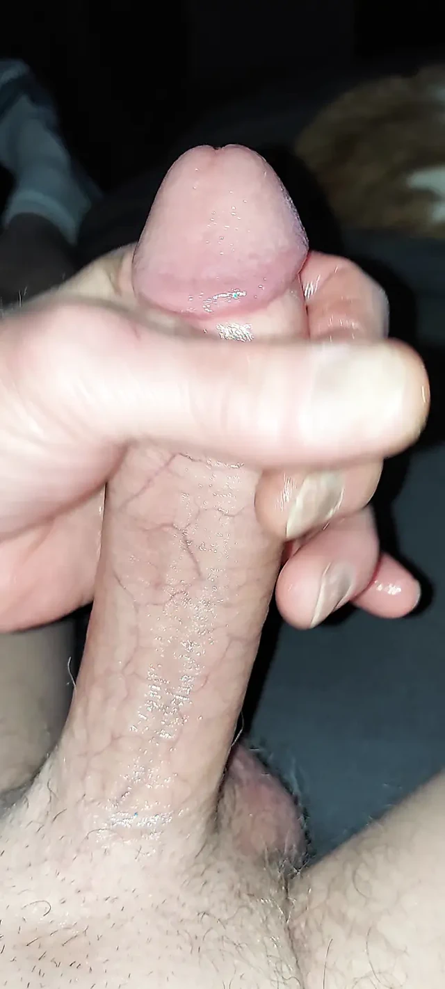 Sert yarağım sert boşalıyor