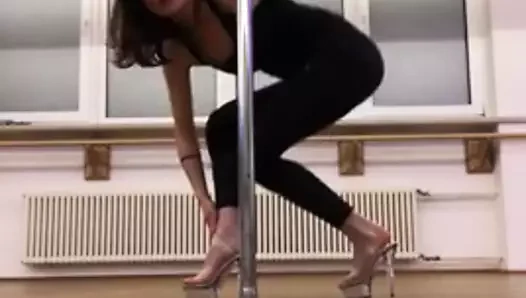 Sina Wilke seksi direk dansı !!!!!!!!!!!!!!!!