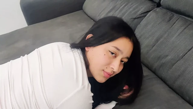 Куколд, красивая зрелая милфа занимается анальным сексом с ее другом мужа