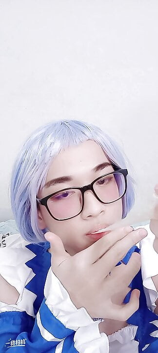 Lewd crossdressing korkak hizmetçi re:0 rem içecek ona sperm ve yapay penis ile fuck