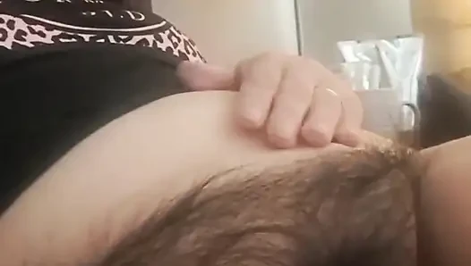 Orta yaşlı seksi kadın kıllı amcık