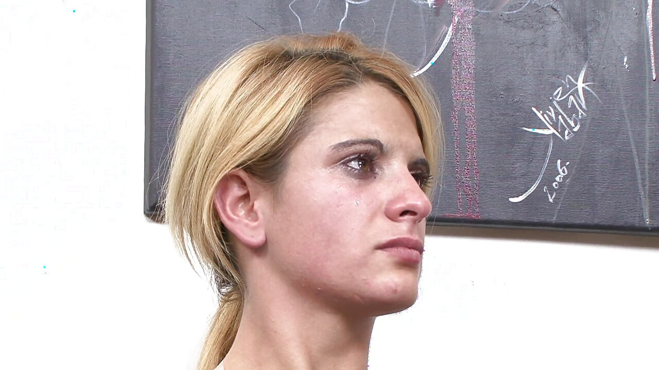 Faceslapping - domina esmeralda ve kölesi Linda Mayhen