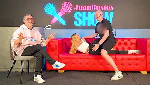 Argetina Babydoll Medellín'deki Bir Gece Kulübünde Cofla'nın Büyük Yarağına Biniyor
