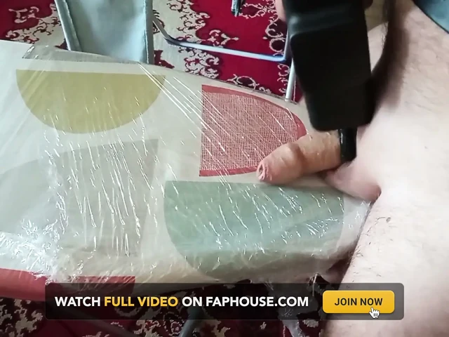 En sevdiğim vibratörle boşalana kadar mastürbasyon yapıyorum