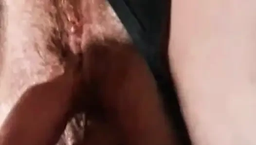 Parmaklama, yumruk sokma, boşalma, kıllı amcık