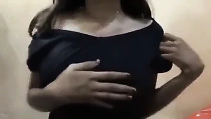 Novita arum antasari VCS saat suaminya tugas