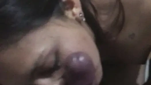 Angy itaatkar bir kaltak ve derin gırtlakla yarak emmeyi ve döl yutmayı seviyor