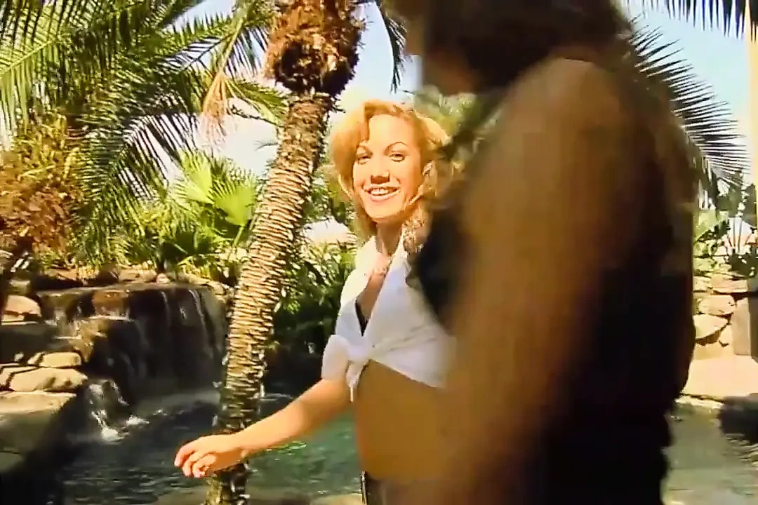 Must See: Lesbian Hot Sex Outdoor In The Water Sex Toy Porn Feat Cheyenne Cooper (4K Ultra) - UK Special