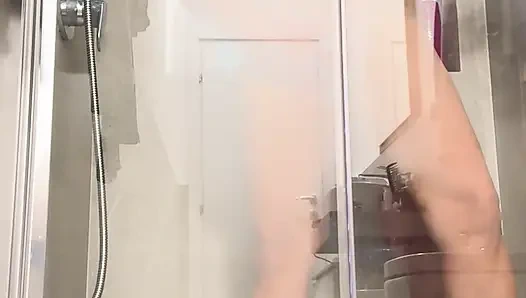 Karımla çıplak ateşli duş