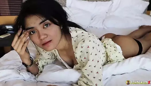 Johntronx - bakış açısıyla Taylandlı amatör tanrıçayla ateşli oral seks