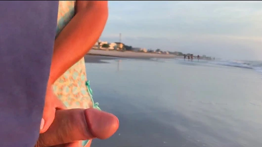 Seni herkesin önünde emersem, beni anüsümden siker misin?