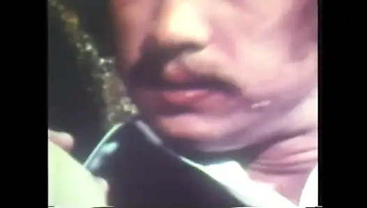 Klasik ateşli vahşi üçlü grup seks