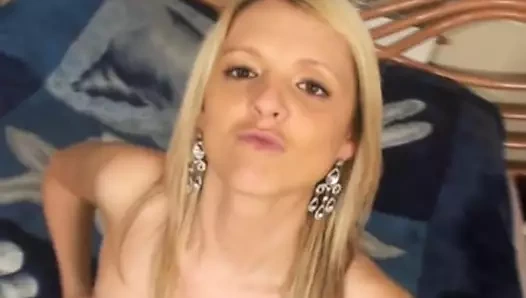 Seksi Agnes gerçek bir rüya bebek