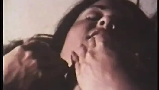 Çıplak retro güzelliklerin koleksiyonunu izlemenin tadını çıkarın