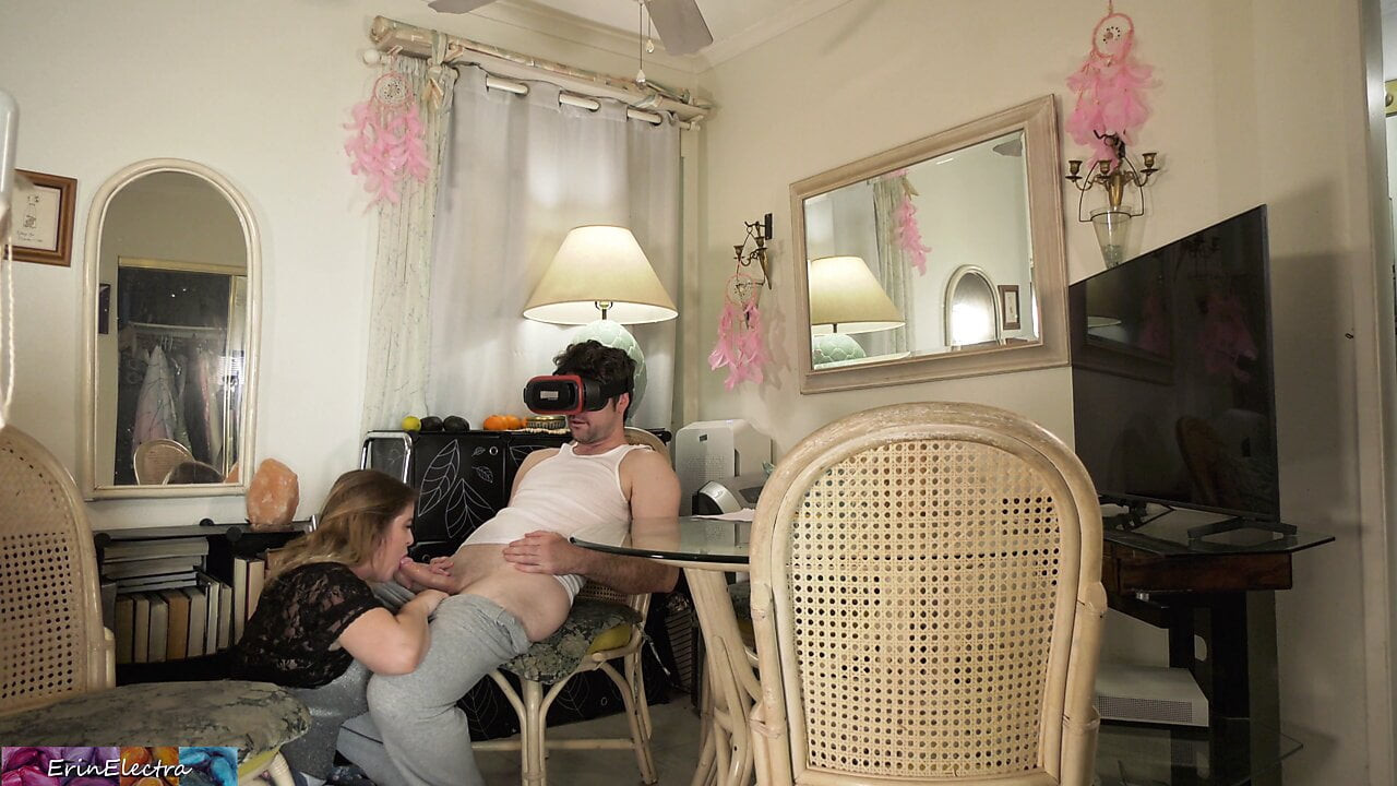 Üvey oğul vr porno izlerken seks alır