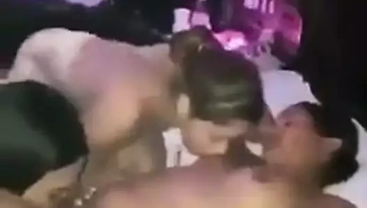 Lezbiyenler yalamak kedi