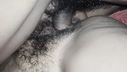 Baldızımı ilk kez Hintli seks videosuyla siktim