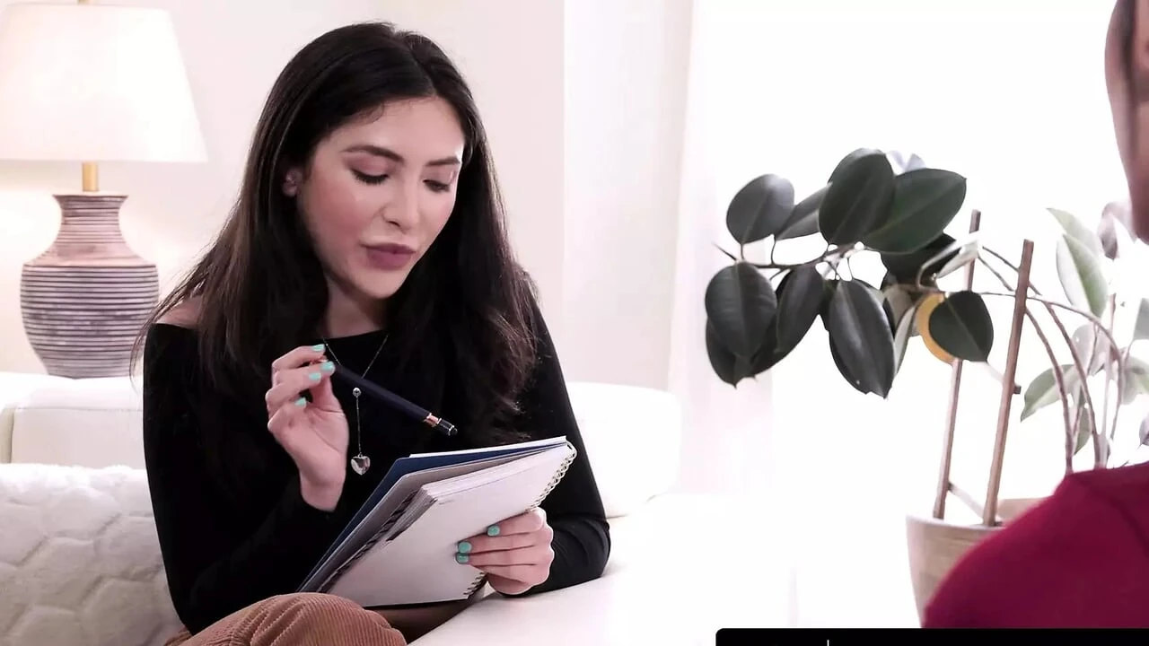 TRANSFIXED - Trans Zariah Aura & Her Cis Girlfriend Have A Threesome With THE Journalist Jane Wilde