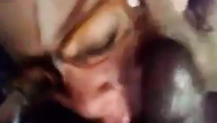 Dört gözlü yüze boşalma