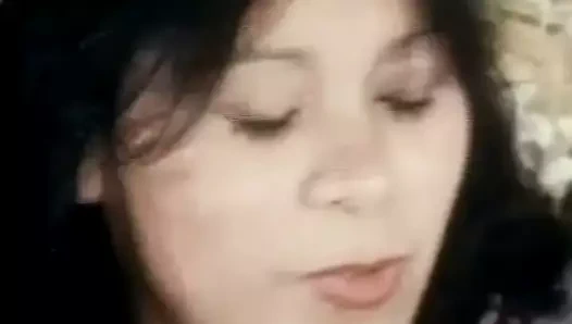 Vintage porno ile iyi vakit geçiriyor