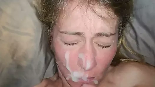 Bayan j kahvaltıdan önce bir sabah yüz alır