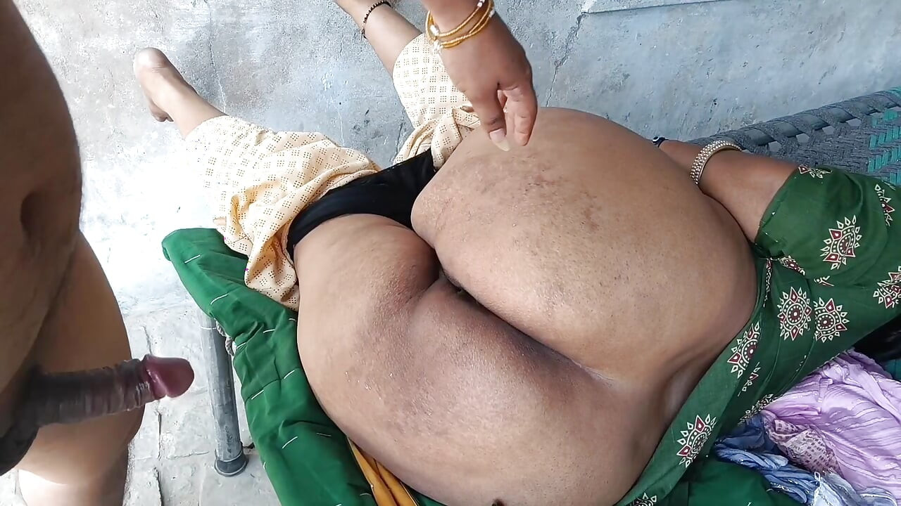 Güzellik pooja götten sikilirken ve misyoner pozisyonunda sert sikilirken yüksek sesle inliyor - Hintli desi mms hd porno videosu bdsm bakış açısı