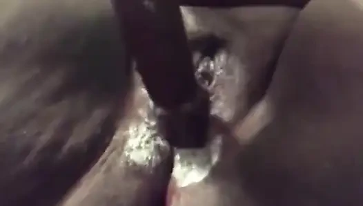 Büyük dildoyla amımı sikiyorum