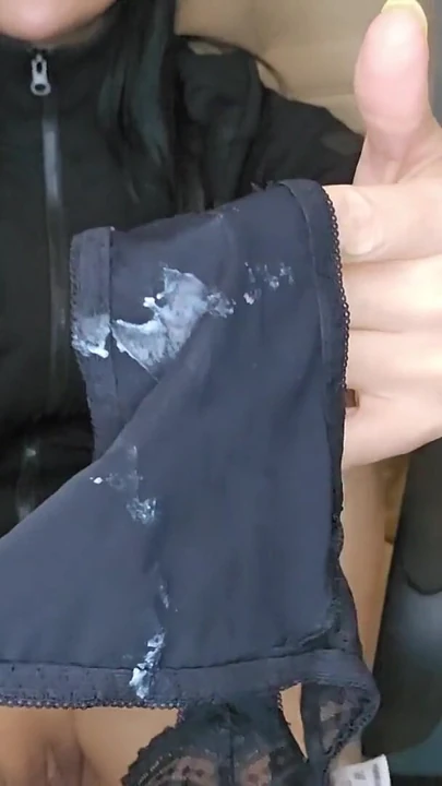 Мощный момент из "Фистинг, вытащил трусики из киски, чтобы вставить руку".