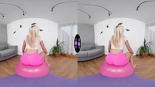 Büyük pembe top üzerinde mastürbasyon yapıyor - tmwvrnet