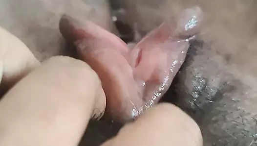 Cumartesi amcığım iyi sikilmiş deliğimi pompalıyor