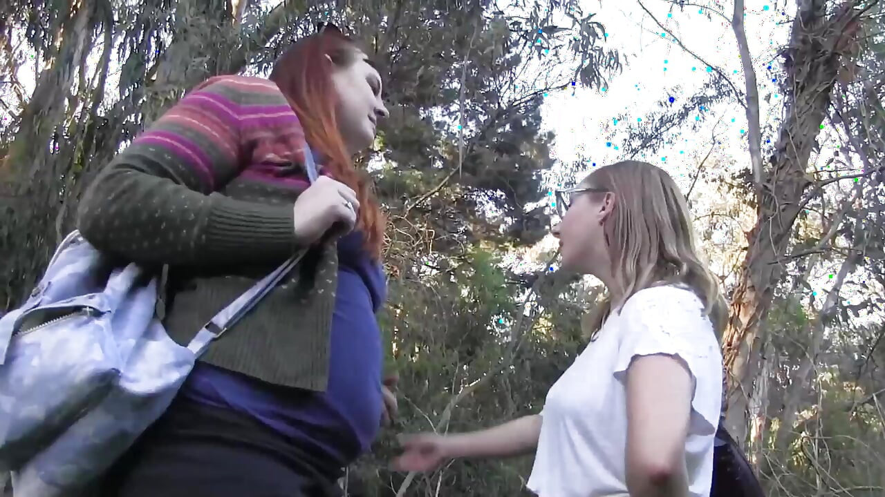 Maggie Mayhem ve Jolene Parton iki ateşli lezbiyen