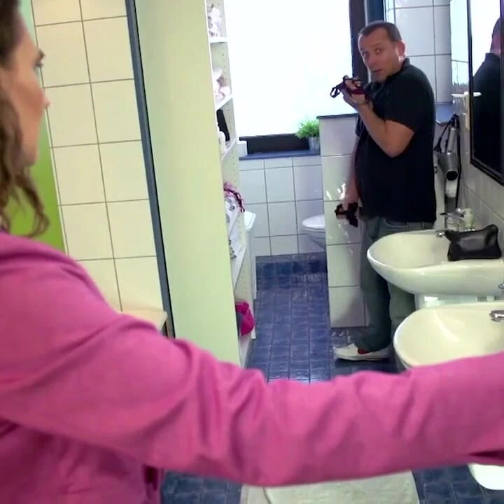 Büyük memeli Alman üvey anne Urlauber'ın anal ateşli anı