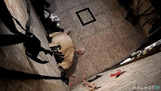 Fetişin yanında orta yaşlı seksi kadın