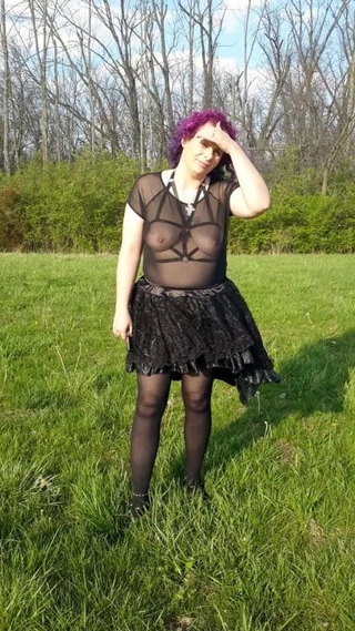 Doğu sahili sürtük karısı nyara parkta poz