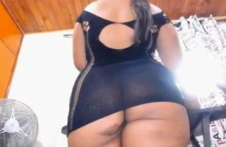 Büyük götlü Kolombiyalı