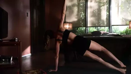 Maggie q - '' nikita '' s2e03