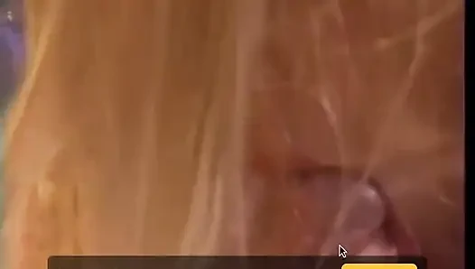 Büyük memeli hemşire adam tarafından kafa sargı beziyle sikiliyor