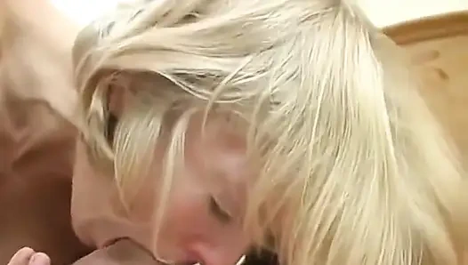 Leigh Skye Jason tarafından götten sikiliyor