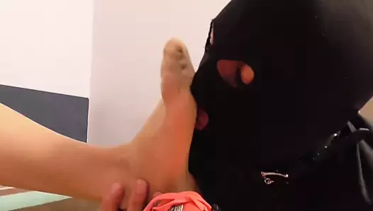 Kokmuş naylon ayaklar spor ayakkabı kokuyor