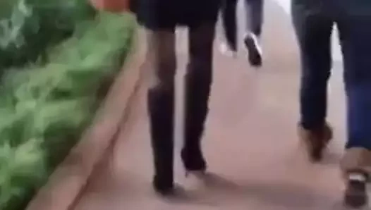 Asya milfs yürüyüş sevmek bir dim sum bayan