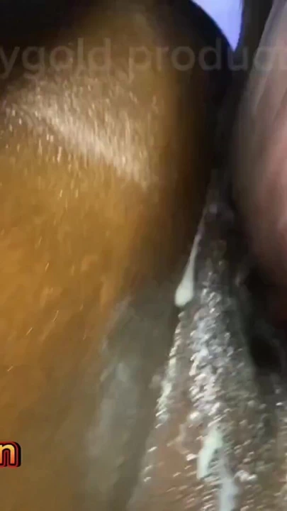 "Karım büyük uzun siyah yarakla bilinmeyen adamla sikişiyor" dan çarpıcı an