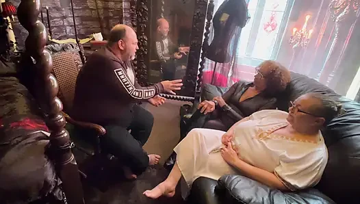 Bölüm 1:- Çiftlerle blackberrymilf öğretmek. Şaplak, aşağılama, oral ve seks!