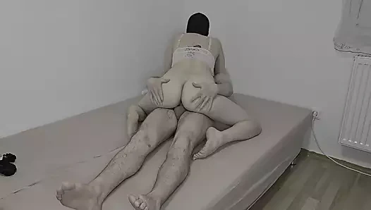 Max'te kız arkadaşımla seks