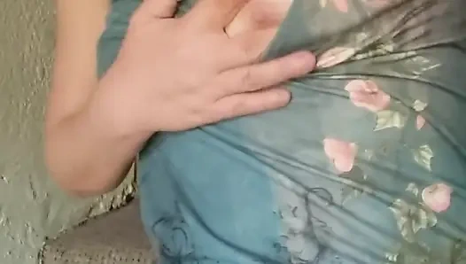 Qute sarışın külotu içinde amıyla oynuyor