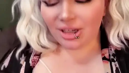 Yeni üvey annenle sevişmeden duramıyorum