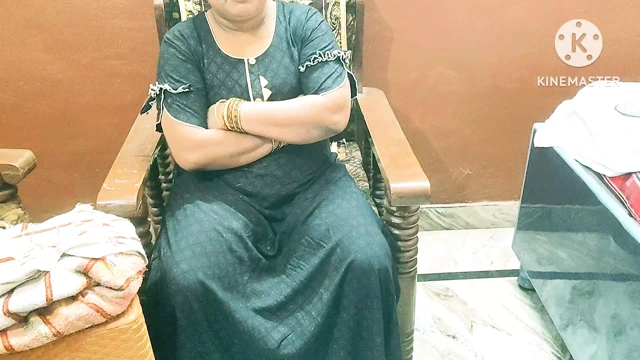 Hintli üvey anne edepsiz tina büyük yaraklı büyük zenci yarağı ve gırtlağına kadar sikişiyor