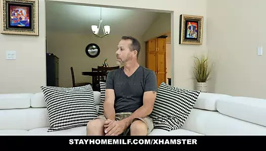 Azgın oda arkadaşları videoda sikişiyor