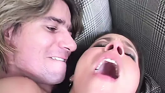 Monica mattos iyi bir eşek orospu